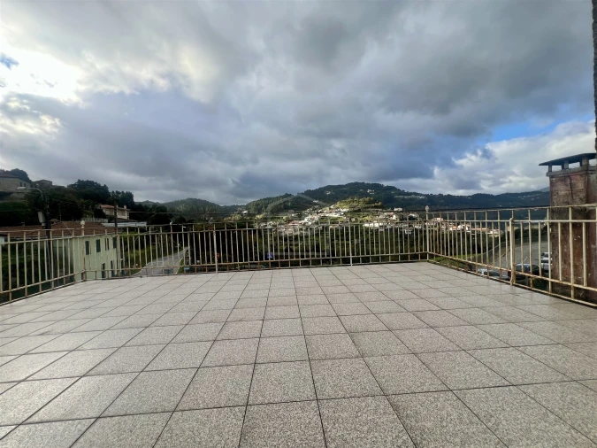 Moradia T6 para Venda em Souselo Foto 19