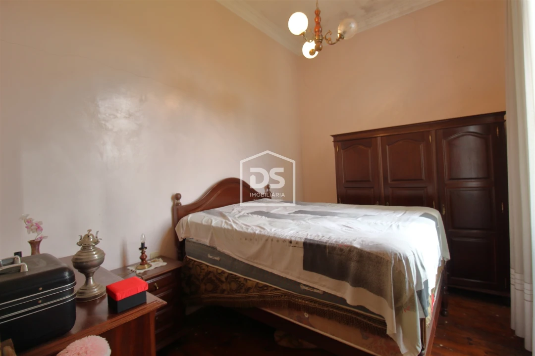 Moradia T6 para Venda em Souselo Foto 12