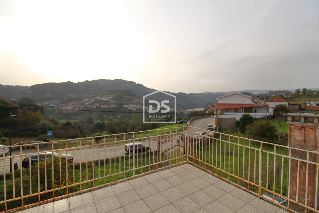 Moradia T6 para Venda em Souselo Foto 20