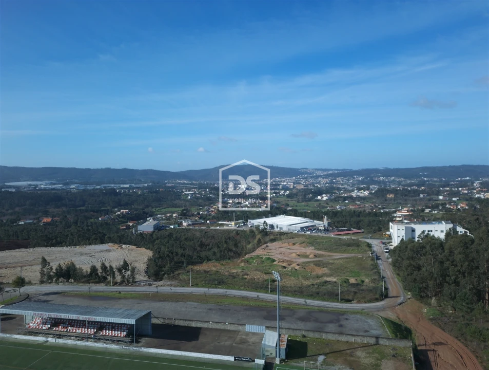 Terreno para Venda em Paredes Foto 2