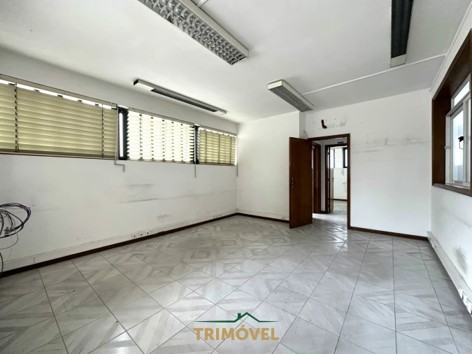 Negócio para Arrendamento em Vila de Cucujães Foto 17