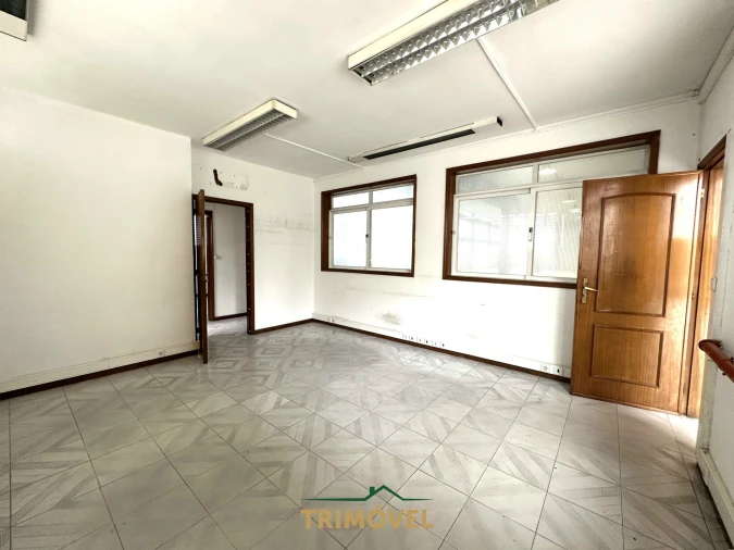 Negócio para Arrendamento em Vila de Cucujães Foto 19