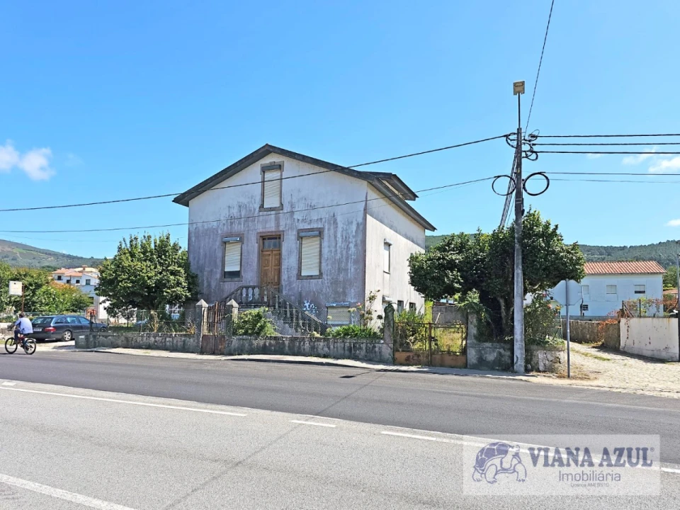 Moradia T4 para Venda em Gondarem Foto 2