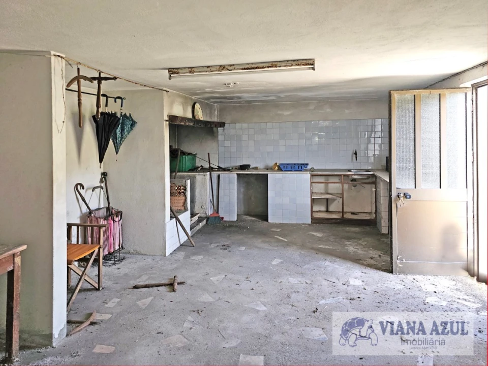 Moradia T4 para Venda em Gondarem Foto 9