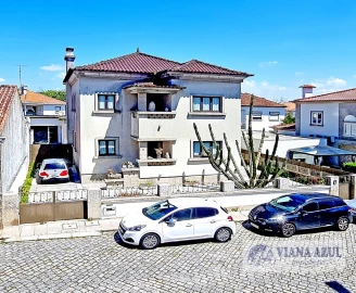 Moradia T5 para Venda em Santa Maria Maior e Monserrate e Meadela