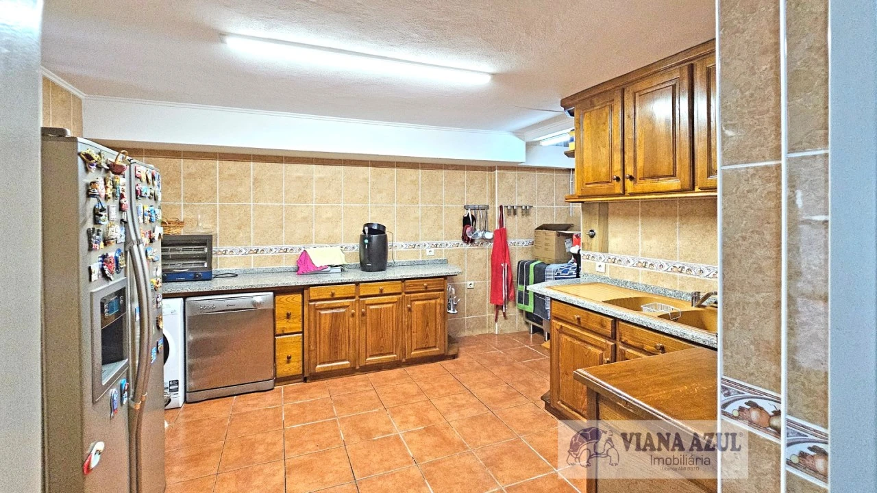 Moradia T4 para Venda em Areosa Foto 7