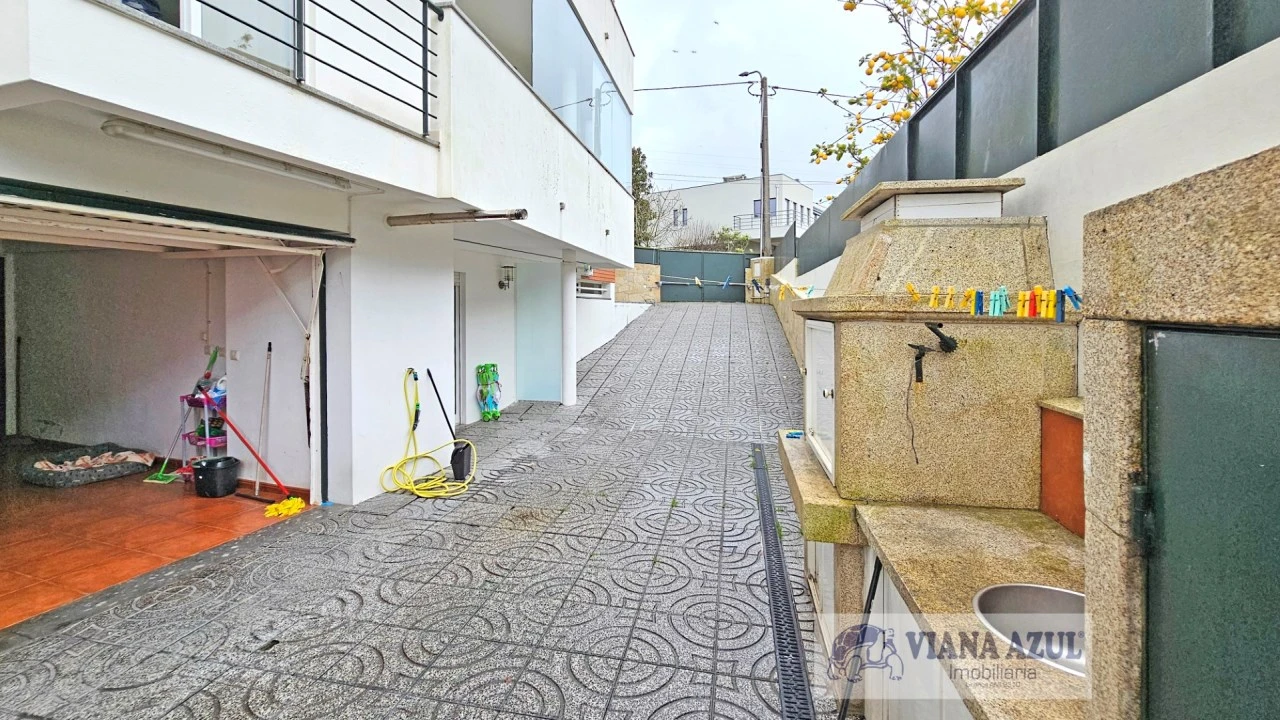 Moradia T4 para Venda em Areosa Foto 27