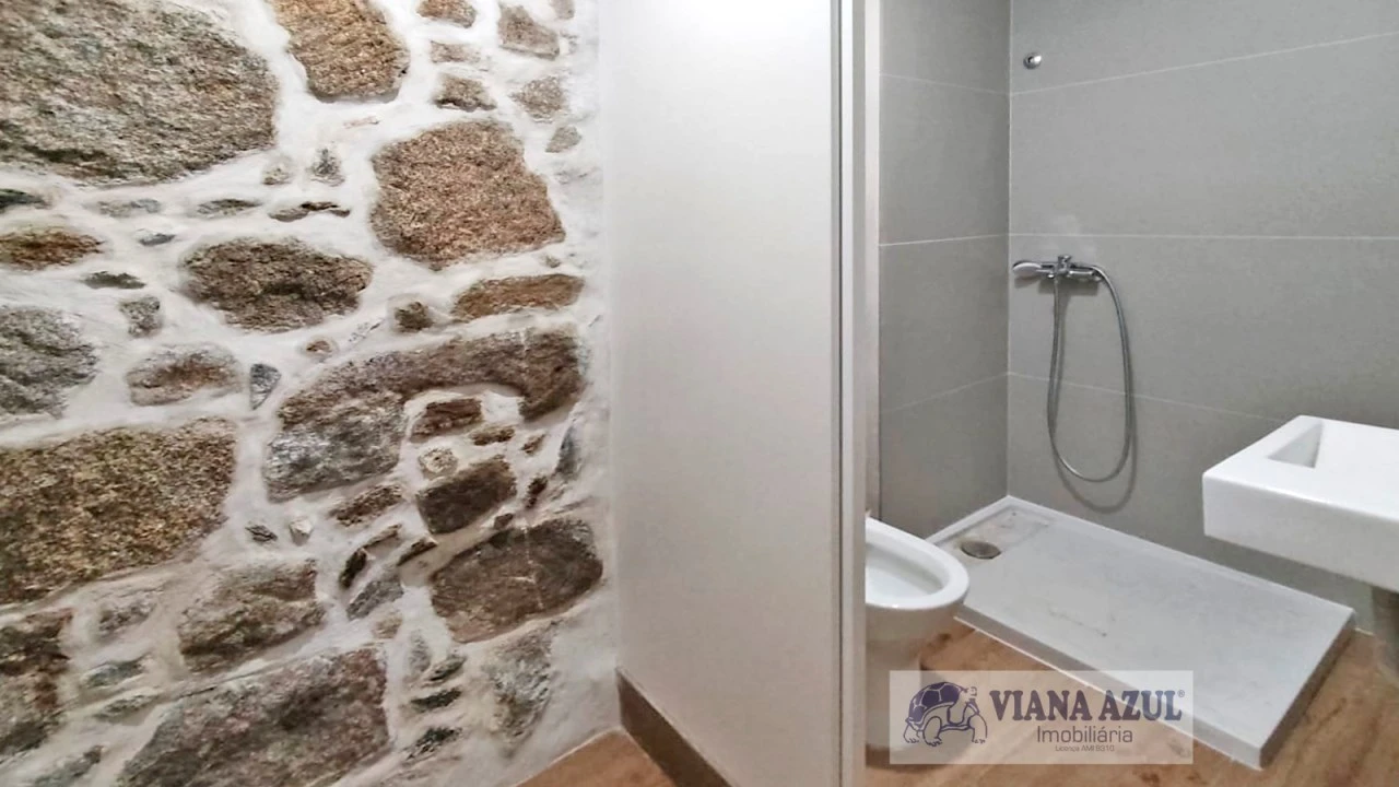 Loja para Arrendamento em Santa Maria Maior e Monserrate e Meadela Foto 7