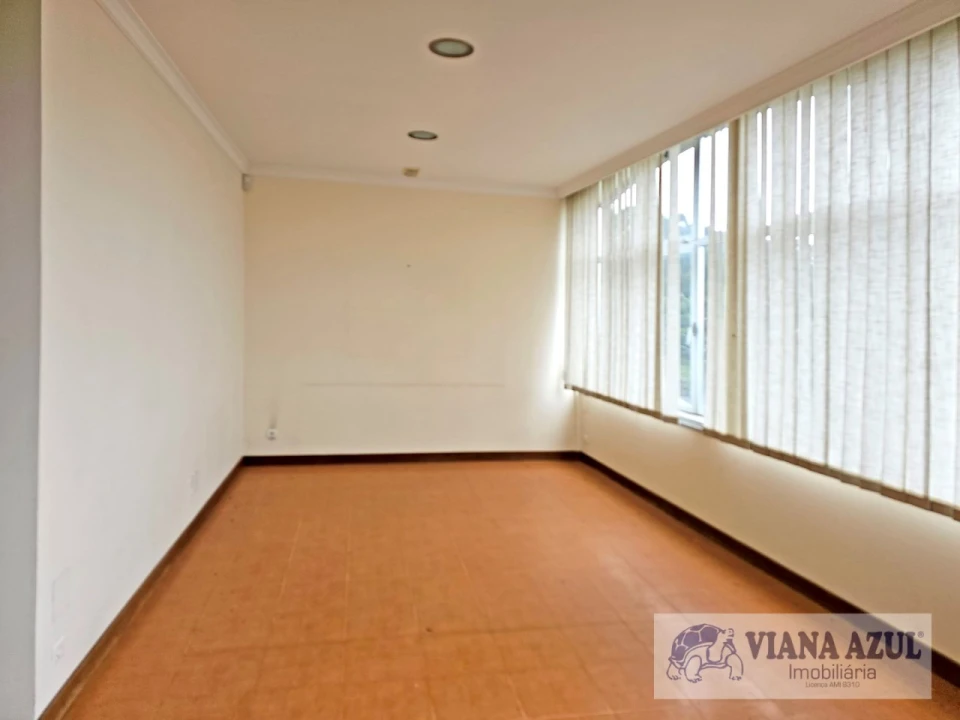 Armazém para Venda em Vila Nova de Anha Foto 6