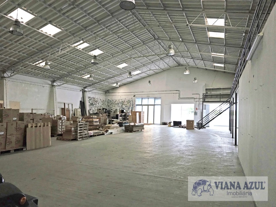 Armazém para Venda em Vila Nova de Anha Foto 2