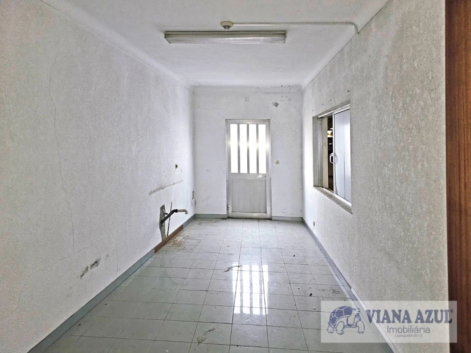 Armazém para Venda em Vila Nova de Anha Foto 9