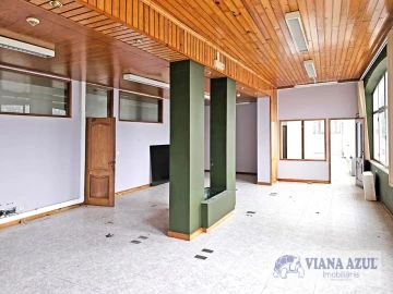 Armazém para Venda em Vila Nova de Anha
