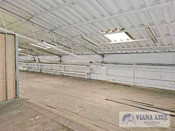 Armazém para Venda em Vila Nova de Anha