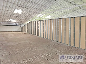 Armazém para Venda em Vila Nova de Anha