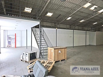 Armazém para Venda em Vila Nova de Anha