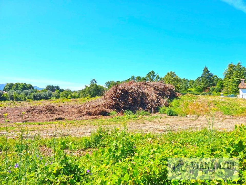 Terreno Comércio / Armazém para Venda em Geraz do Lima (Santa Maria, Santa Leocádia, Moreira), Deão Foto 27