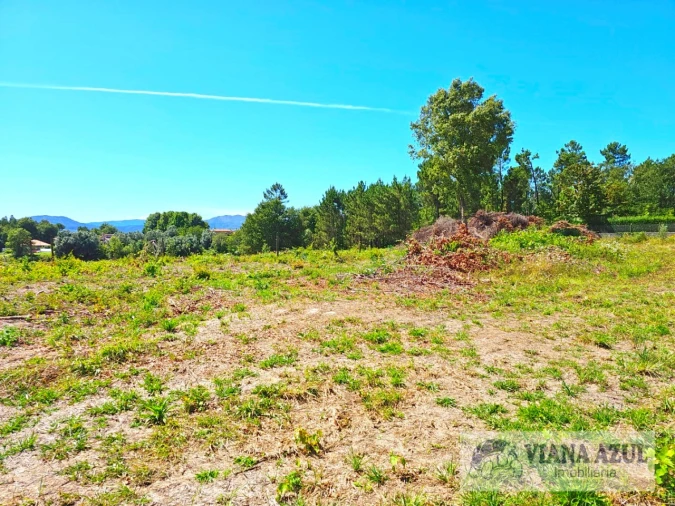 Terreno Comércio / Armazém para Venda em Geraz do Lima (Santa Maria, Santa Leocádia, Moreira), Deão Foto 8