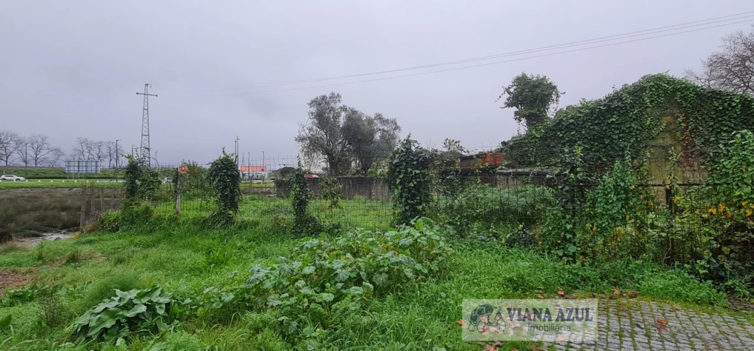 Moradia T3 para Venda em Darque Foto 10