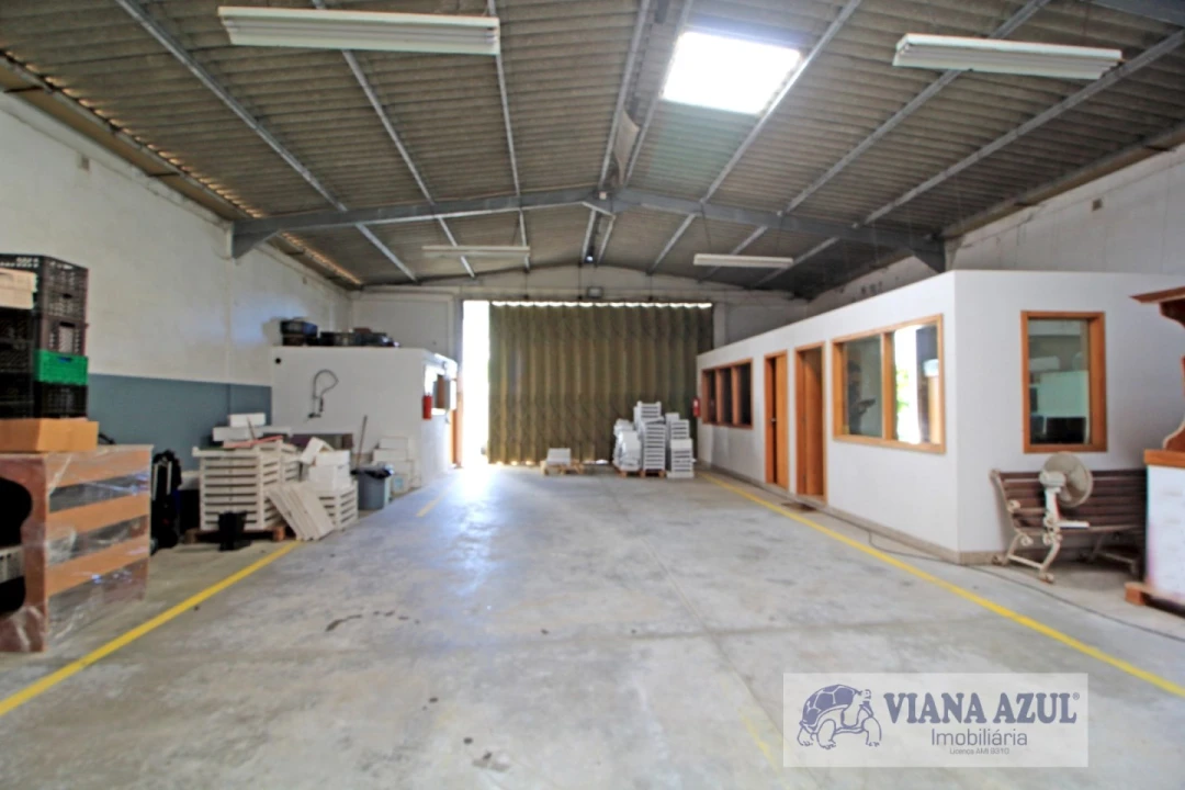 Armazém para Venda em Areosa Foto 1