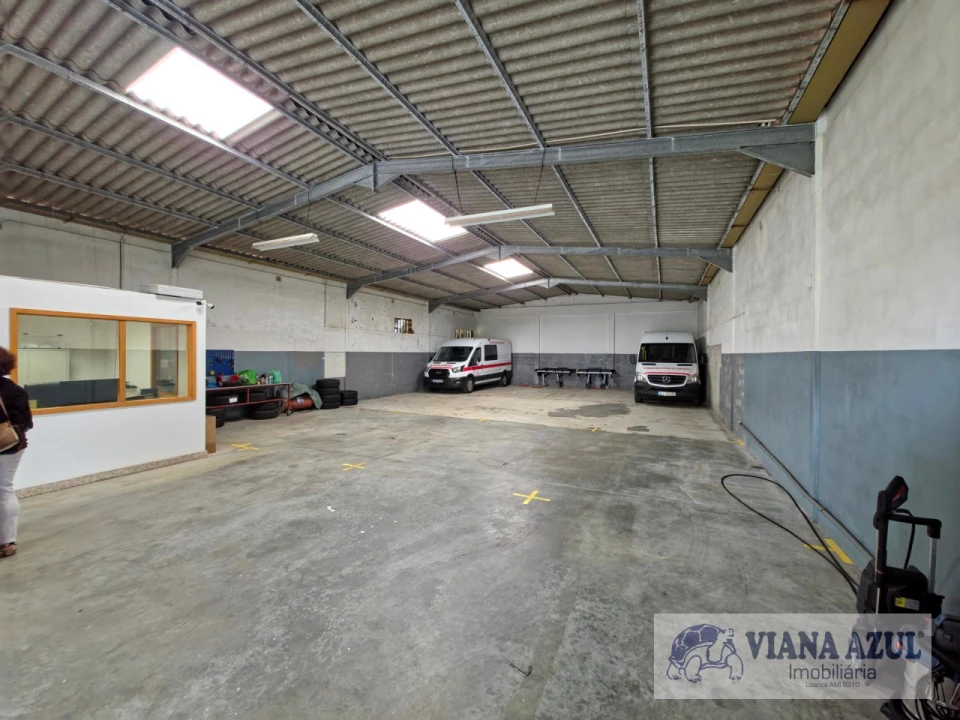 Armazém para Venda em Areosa Foto 1