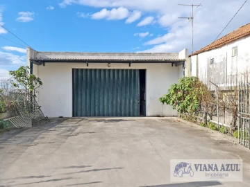 Armazém para Venda em Areosa