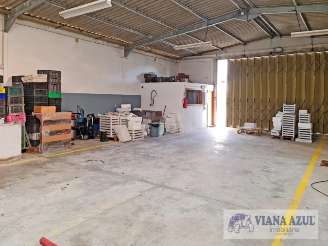 Armazém para Venda em Areosa Foto 3
