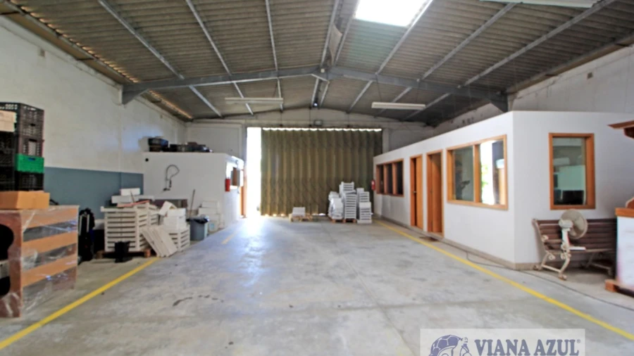 Armazém para Venda em Areosa