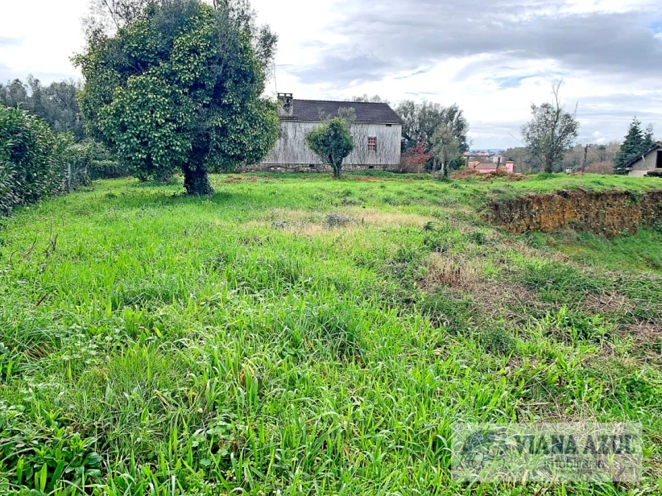 Terreno para Venda em Arcozelo Foto 3