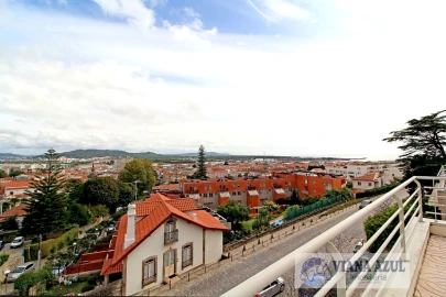 Moradia T4 para Venda em Santa Maria Maior e Monserrate e Meadela