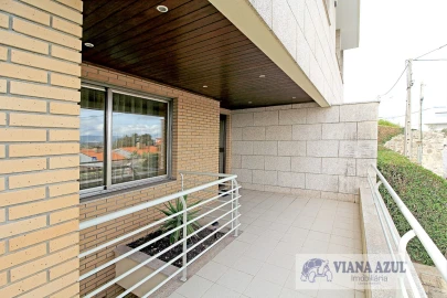 Moradia T4 para Venda em Santa Maria Maior e Monserrate e Meadela