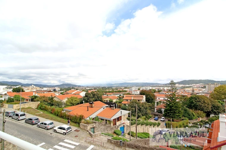 Moradia T4 para Venda em Santa Maria Maior e Monserrate e Meadela Foto 9