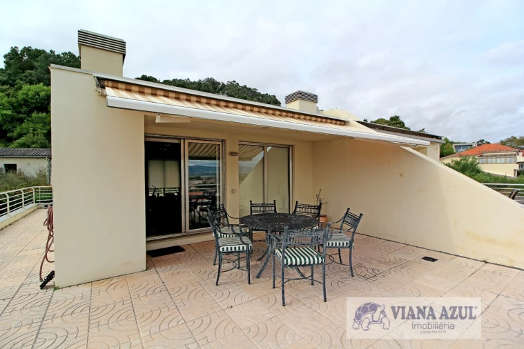 Moradia T4 para Venda em Santa Maria Maior e Monserrate e Meadela Foto 12