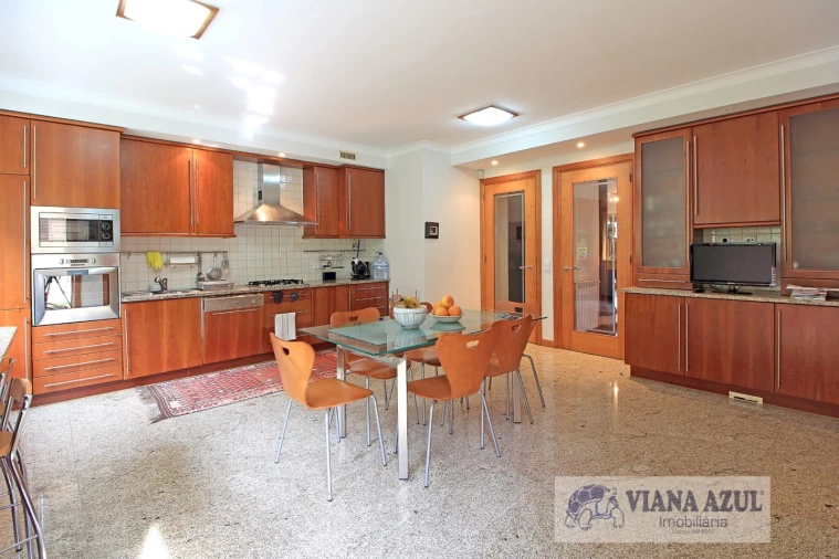 Moradia T4 para Venda em Santa Maria Maior e Monserrate e Meadela Foto 2