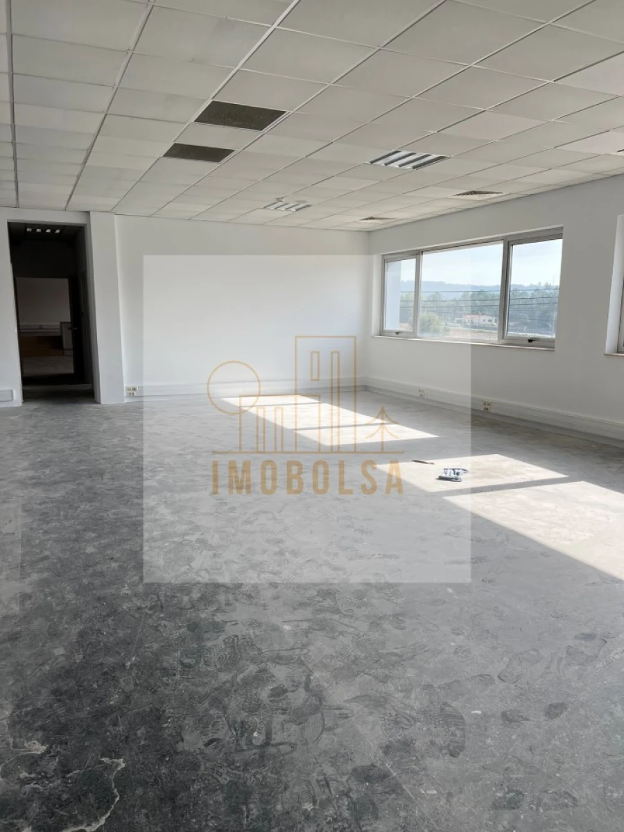 Armazém para Arrendamento em Fradelos Foto 15