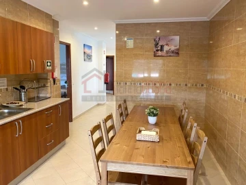 Moradia T11 para Venda em Atouguia da Baleia