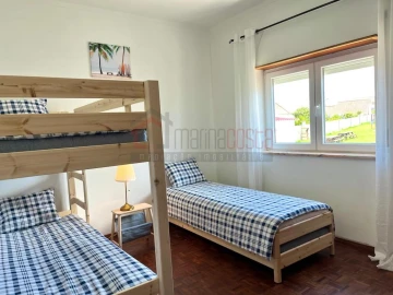 Moradia T11 para Venda em Atouguia da Baleia