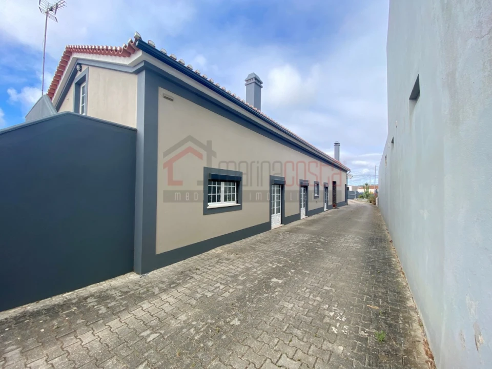 Moradia T4 para Venda em Atouguia da Baleia Foto 1