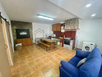 Moradia T4 para Venda em Atouguia da Baleia