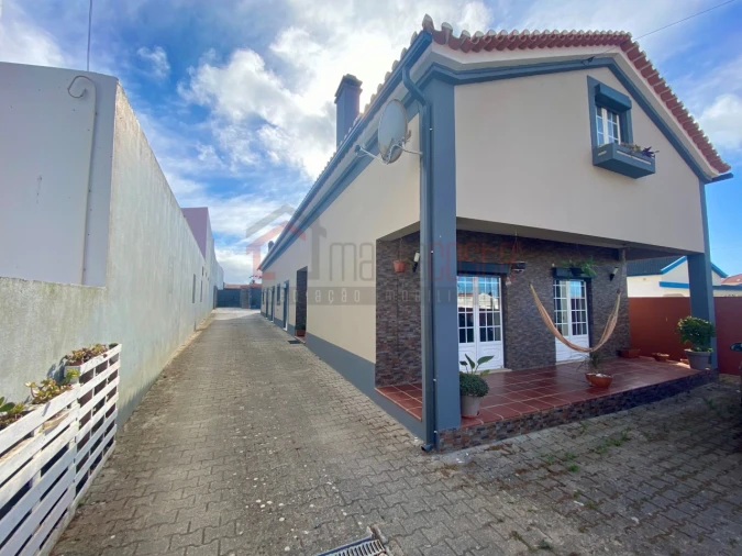 Moradia T4 para Venda em Atouguia da Baleia Foto 39