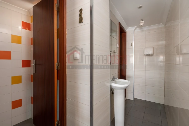 Prédio para Venda em Peniche Foto 13