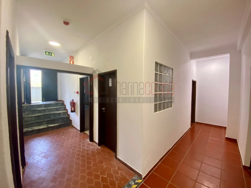 Prédio para Venda em Peniche Foto 5