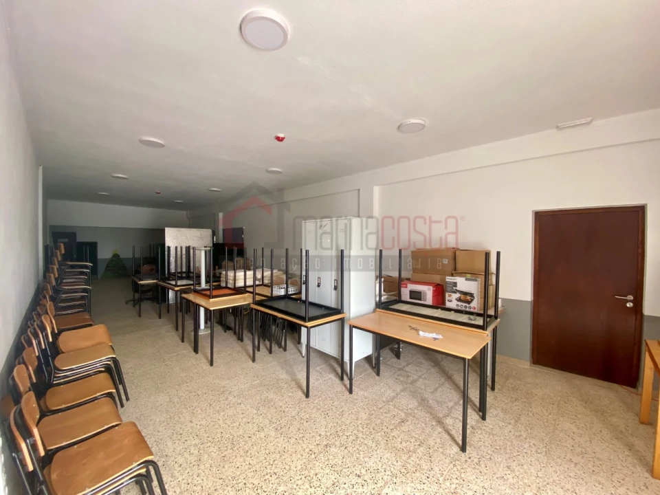 Prédio para Venda em Peniche Foto 2