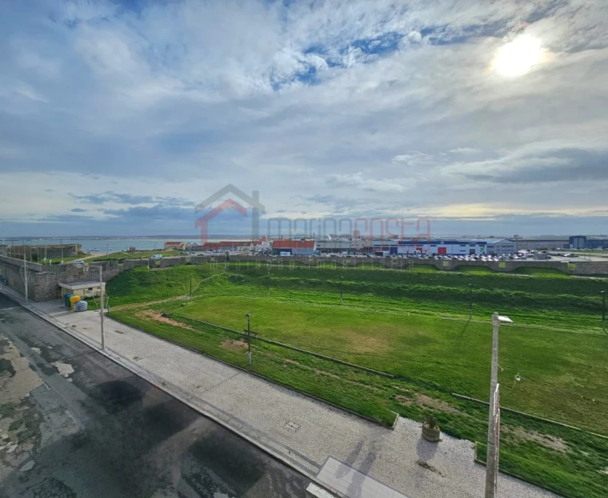 Apartamento T4 para Venda em Peniche Foto 30