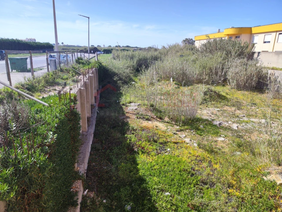 Terreno para Venda em Peniche Foto 2