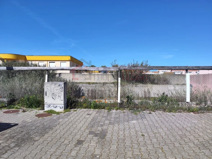 Terreno para Venda em Peniche Foto 3