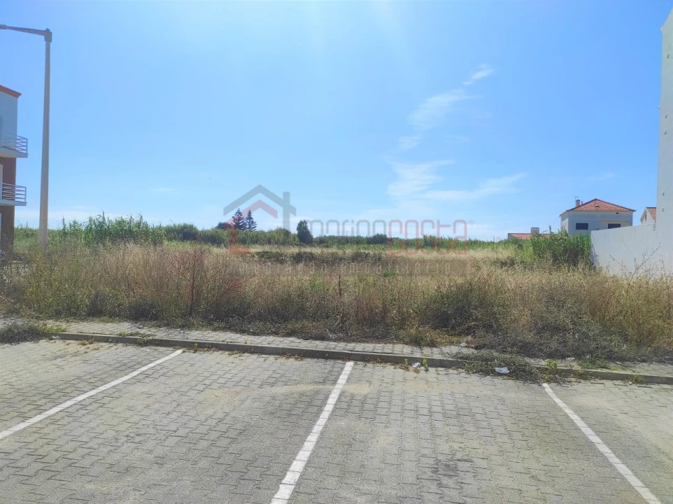 Terreno para Venda em Peniche Foto 2