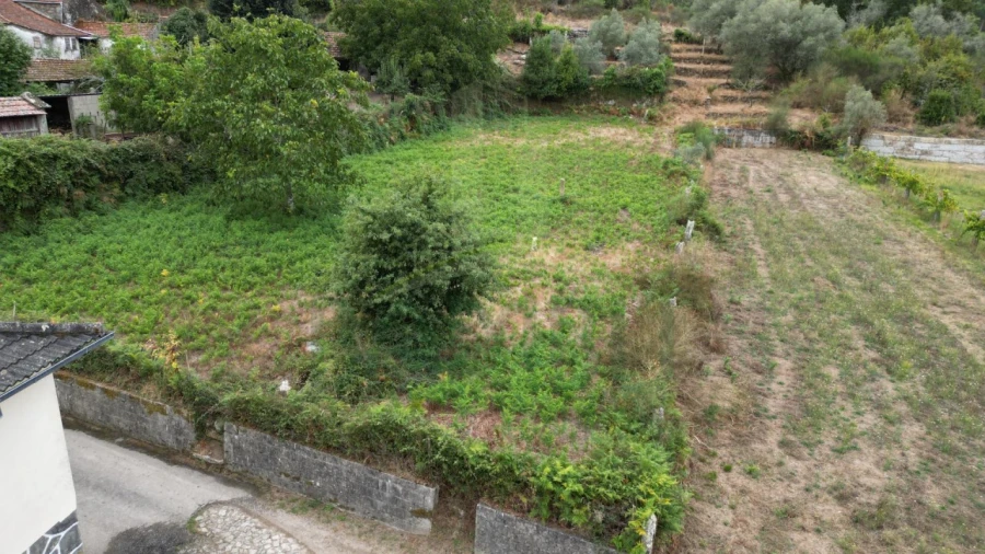 Terreno para Venda em Gondomil e Sanfins Foto 2