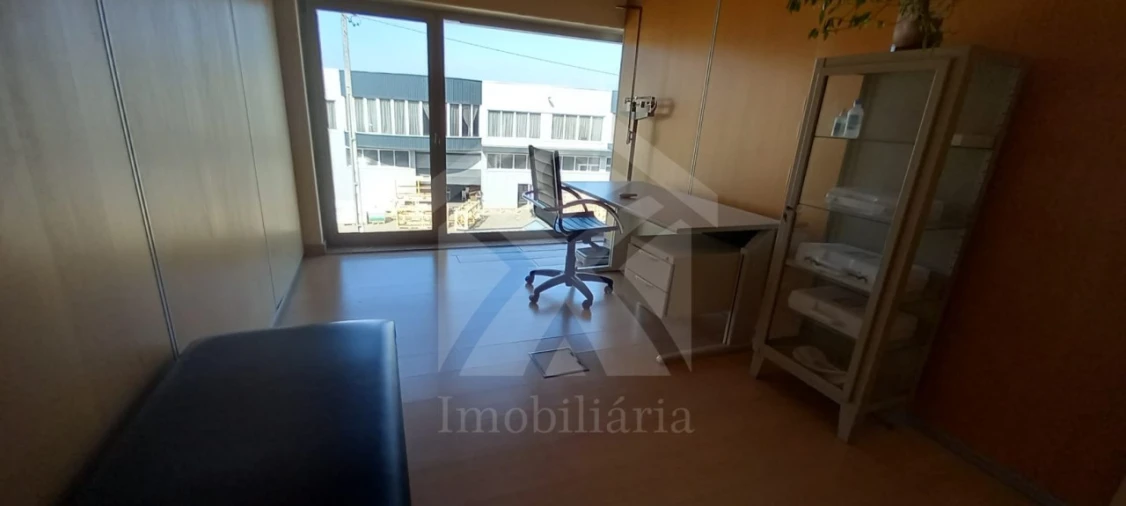 Armazém para Venda em Bougado (São Martinho e Santiago) Foto 6