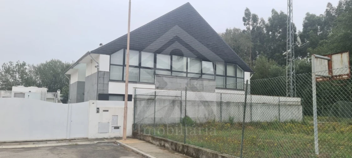 Moradia T4 para Venda em Aveleda Foto 52