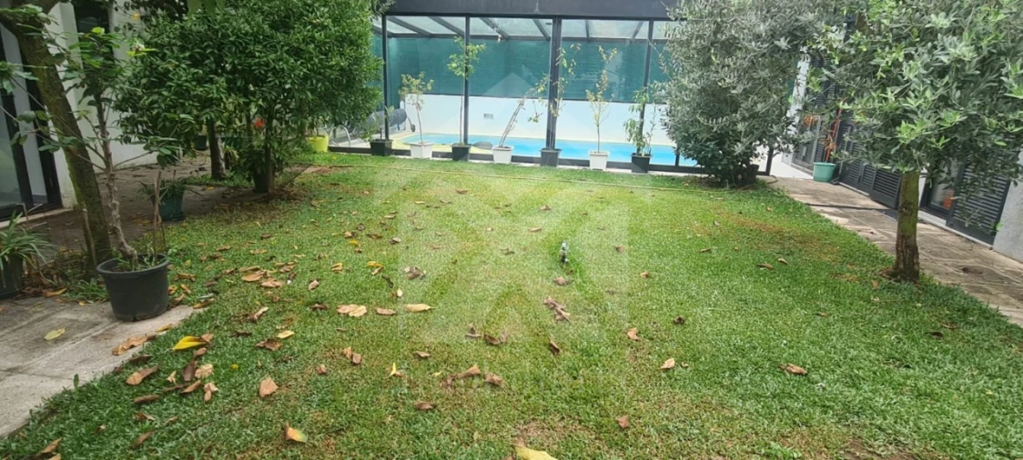 Moradia T4 para Venda em Aveleda Foto 3